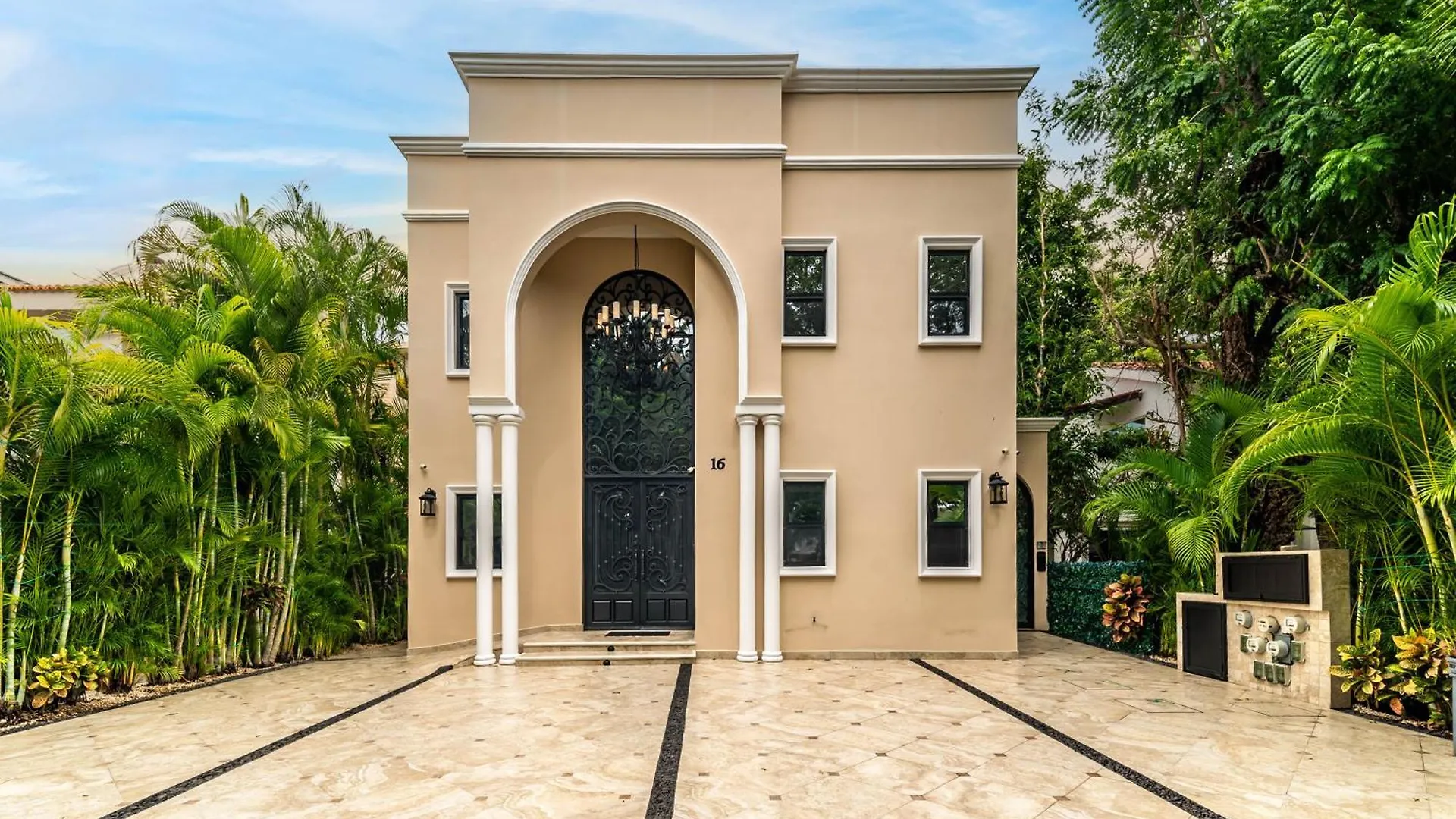 Luxury Playacar Villa 2 Min Walk To Beach Playa del Carmen