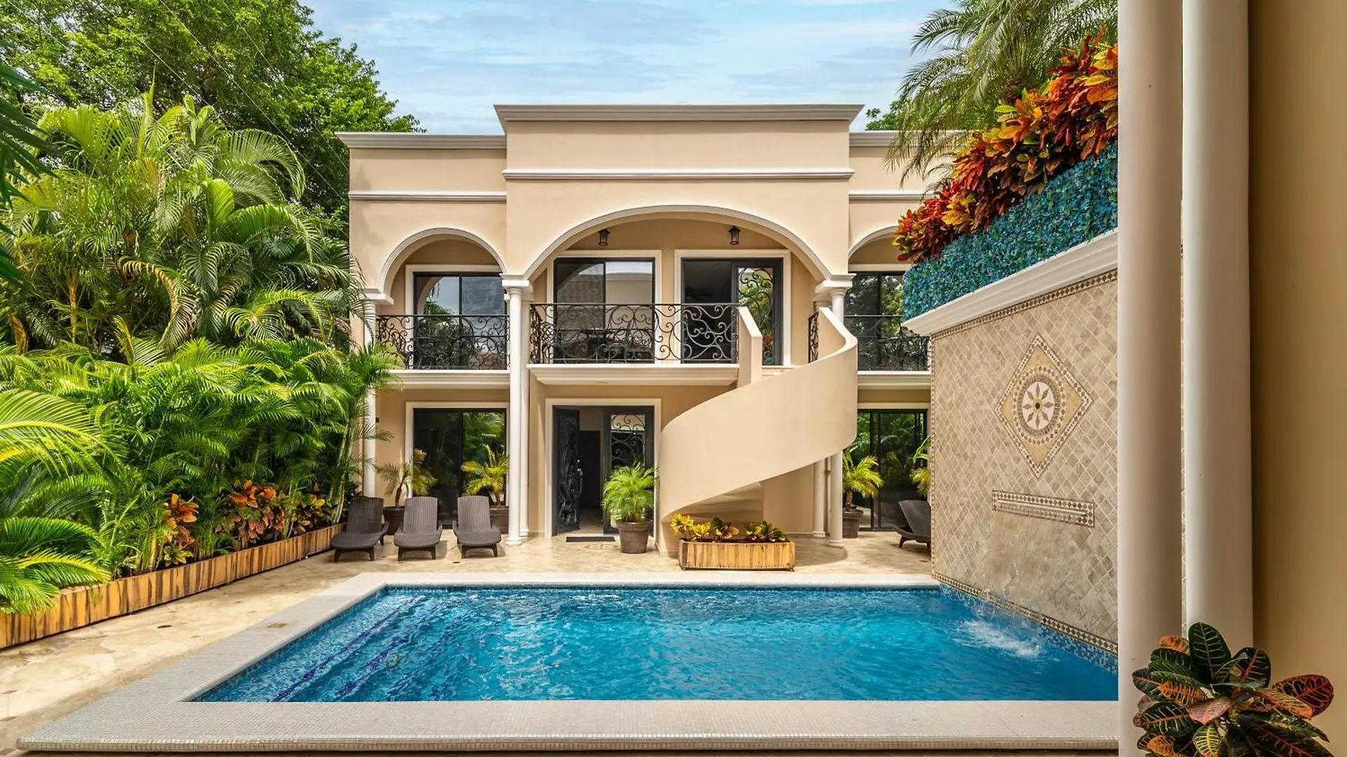 Luxury Playacar Villa 2 Min Walk To Beach Playa del Carmen